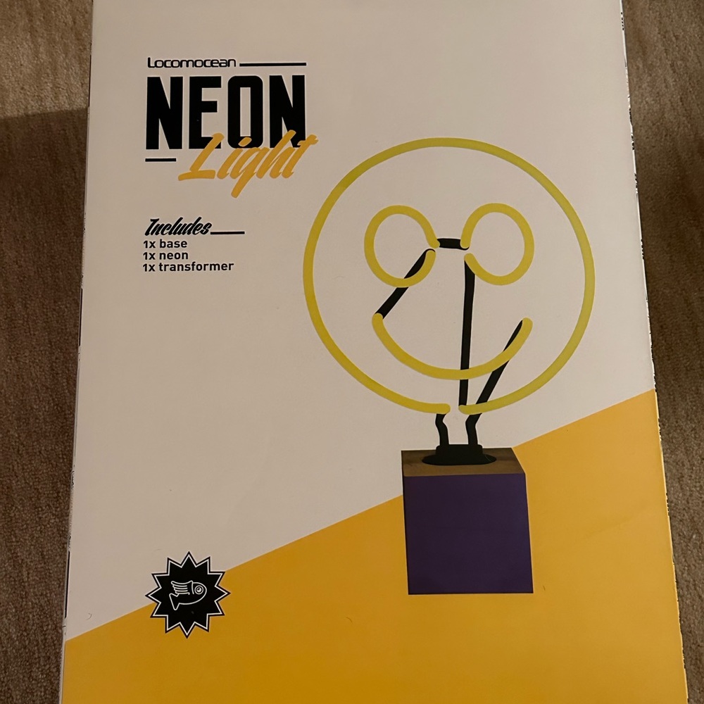 Neaon smily lamp